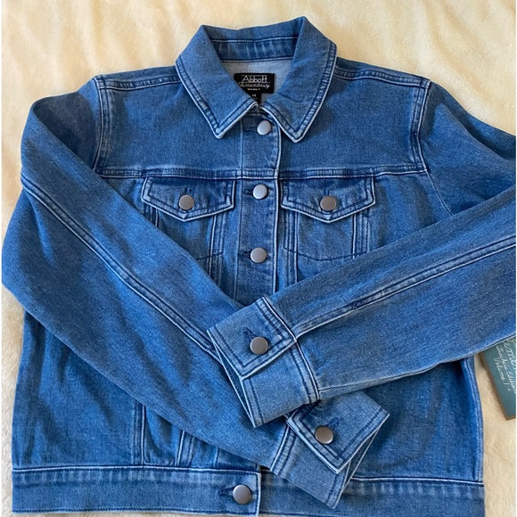NWT- Long Sleeve Denim Button up Jacket - Picture 2 of 9